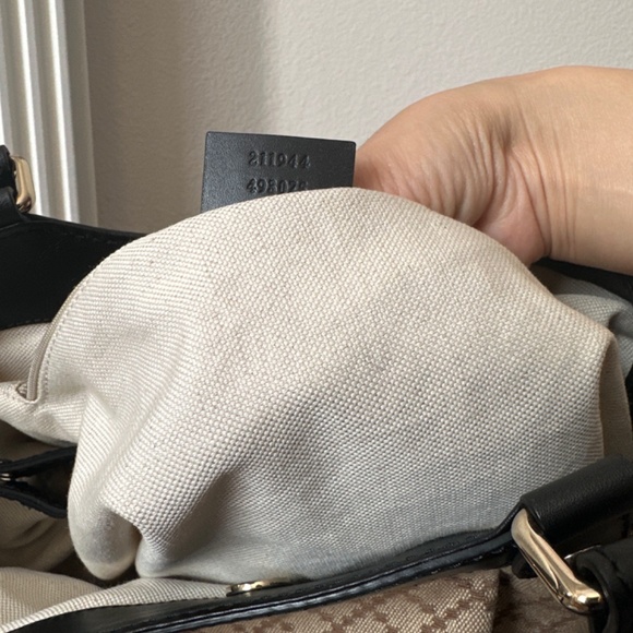 GUCCI Vintage BOHO shoulder bag (New) - Picture 7 of 17